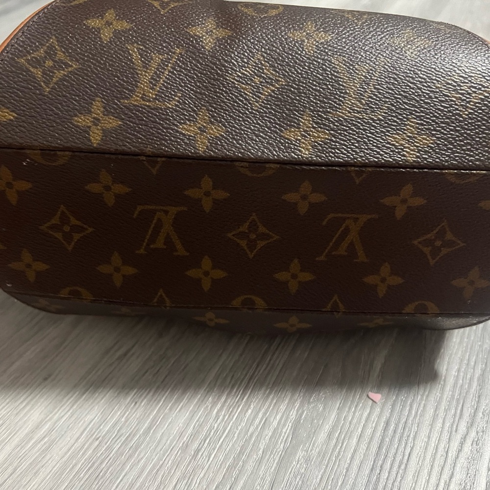LV bag - Picture 2 of 7